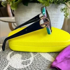 Emilio Pucci Black and Yellow Sunglasses with Modern Design Emilio Pucci | Accessories | Emilio Pucci Black And Yellow  main image 3